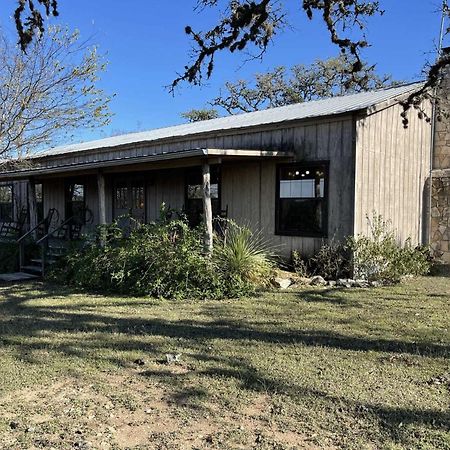 West 1077 Guest Ranch - Retreat Bed and Breakfast Tarpley Exteriör bild