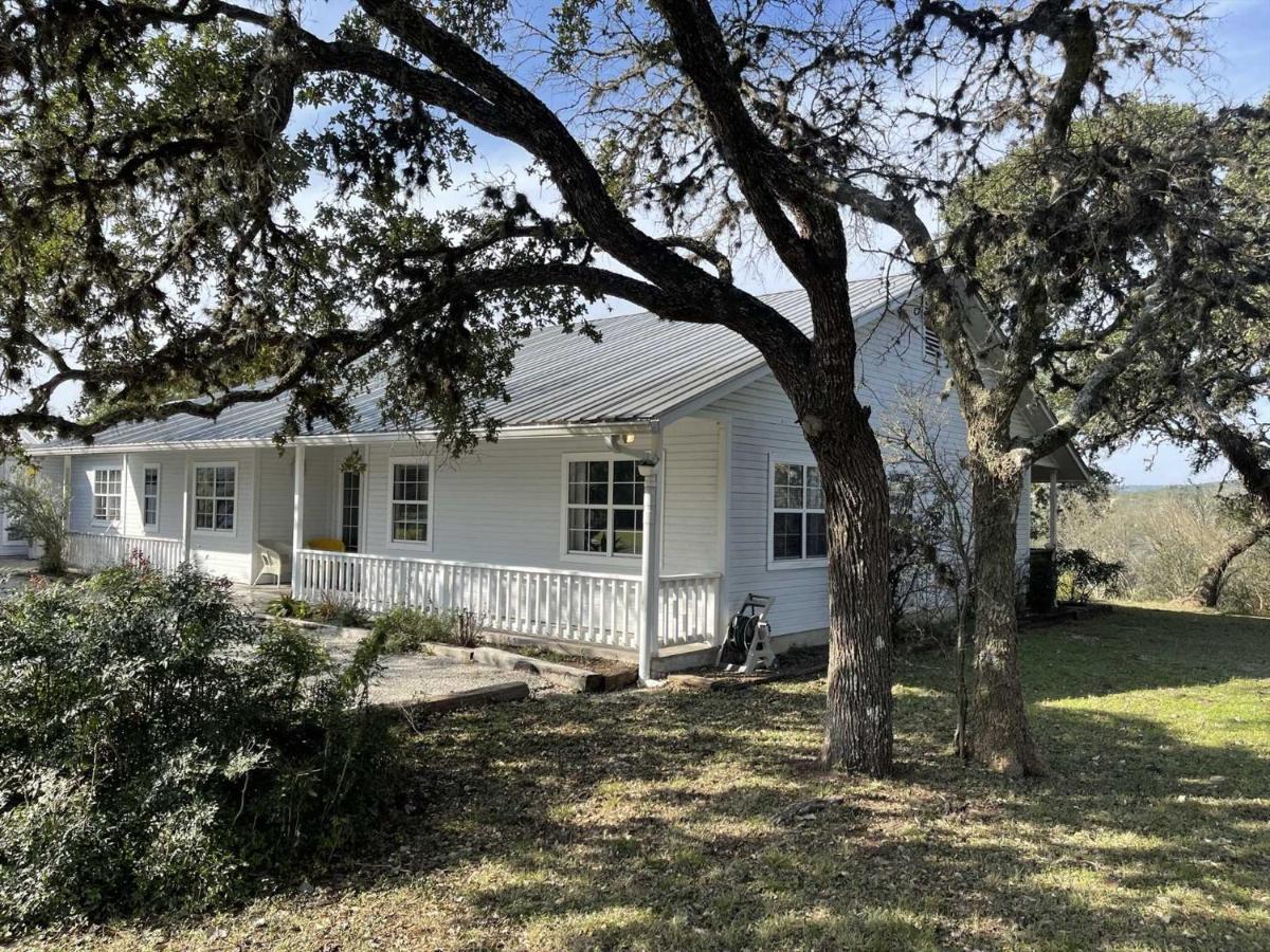 West 1077 Guest Ranch - Retreat Bed and Breakfast Tarpley Exteriör bild