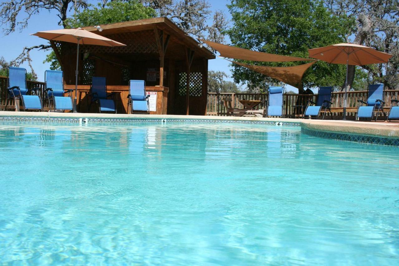 West 1077 Guest Ranch - Retreat Bed and Breakfast Tarpley Exteriör bild